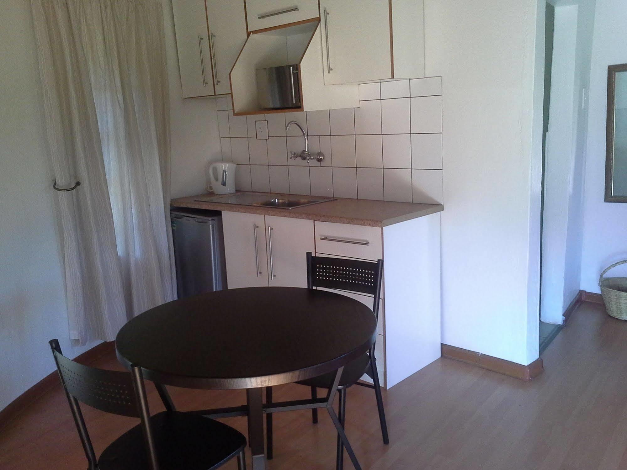 Bird Haven Guesthouse Hlotse Buitenkant foto