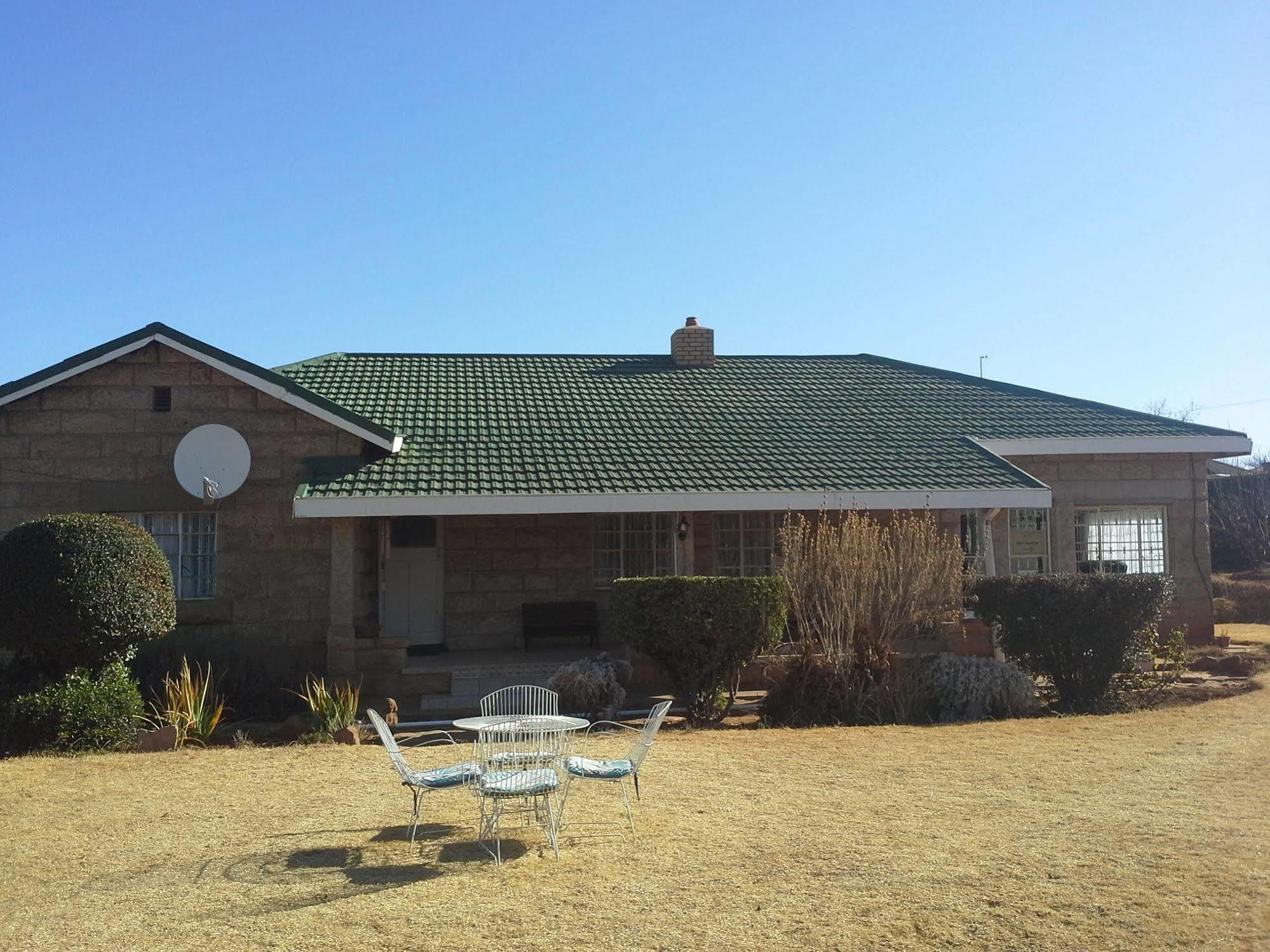 Bird Haven Guesthouse Hlotse Buitenkant foto