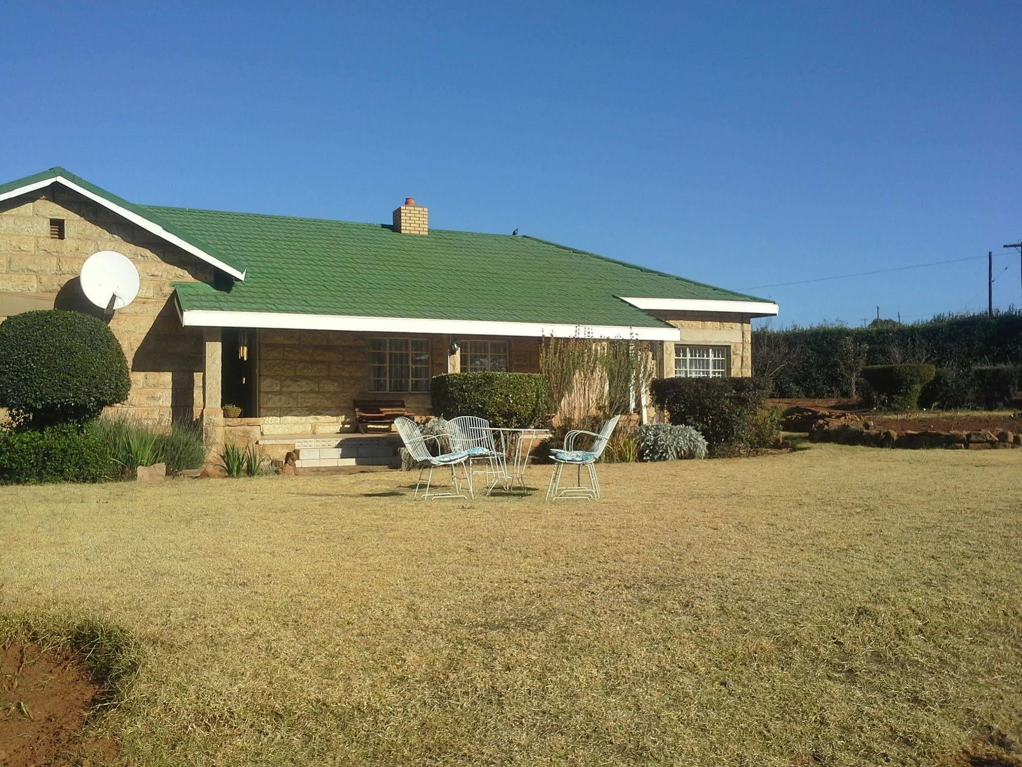 Bird Haven Guesthouse Hlotse Buitenkant foto