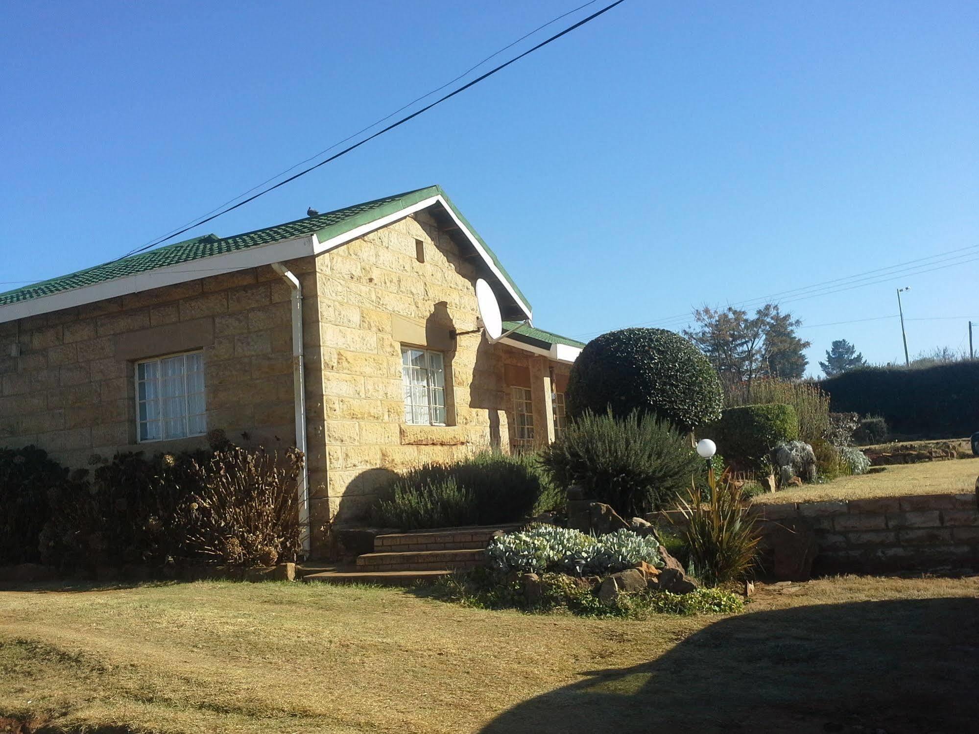 Bird Haven Guesthouse Hlotse Buitenkant foto